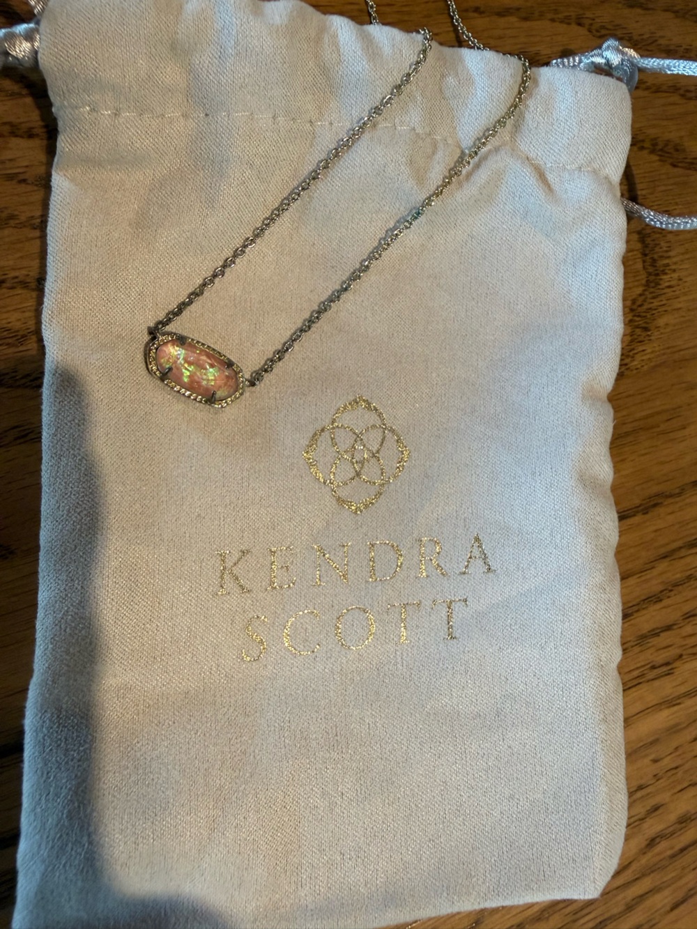 Kendra Scott necklace